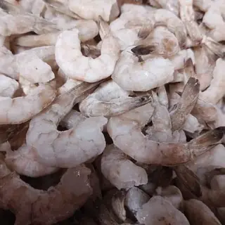 Camarão limpo com cauda